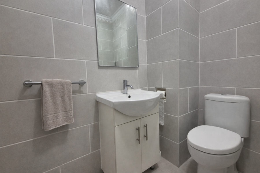 2 Bedroom Property for Sale in Wynberg Upper Western Cape